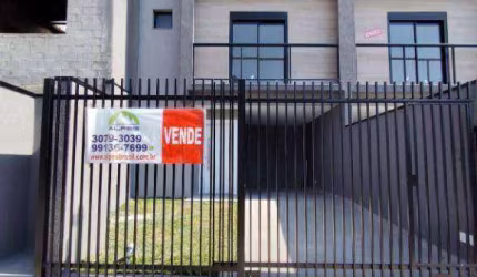 Sobrado com 3 dormitórios à venda, 127 m² por R$ 699.000,00 - Uberaba - Curitiba/PR