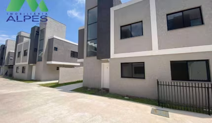 Sobrado com 3 dormitórios à venda, 105 m² por R$ 639.000,00 - Uberaba - Curitiba/PR