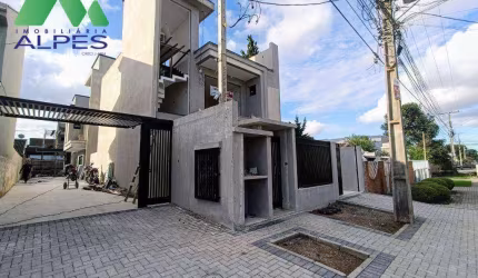 Sobrado com 3 dormitórios à venda, 148 m² por R$ 1.150.000,00 - Hauer - Curitiba/PR