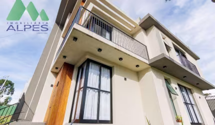 Sobrado com piscina e 3 dormitórios à venda, 205 m² por R$ 1.600.000 - Pinheirinho - Curitiba/PR