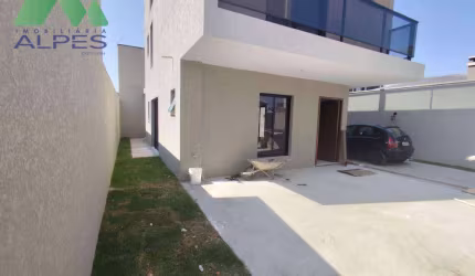 Sobrado com 3 dormitórios à venda, 182 m² por R$ 969.900,00 - Xaxim - Curitiba/PR