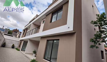 Sobrado com 3 dormitórios à venda, 166 m² por R$ 799.000,00 - Xaxim - Curitiba/PR