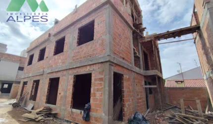 Sobrado com 3 dormitórios à venda, 104 m² por R$ 649.000,00 - Xaxim - Curitiba/PR