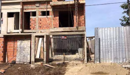 Sobrado com 3 dormitórios à venda, 135 m² por R$ 870.000,00 - Capão Raso - Curitiba/PR