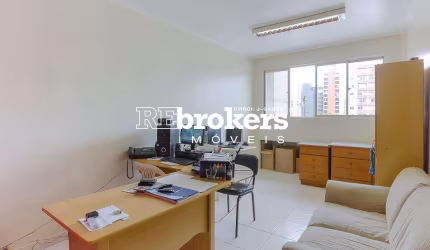 Conjunto comercial, com 2 salas, a Venda, no Centro de Curitiba. REbrokers