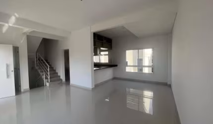 Sobrado Casa em Condomínio, 3 Quartos, 2 Vagas, a Venda no Bairro Santa Felicidade, em Curitiba REbrokers