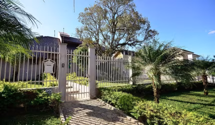 Casa 3 Quartos, 3 Vagas, à Venda no Bairro Santo Inácio, Curitiba REbrokers