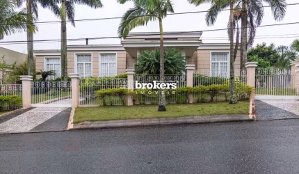 Casa com 6 Quartos, 7 Vagas, a Venda, no Bairro Santa Felicidade, em Curitiba. REbrokers