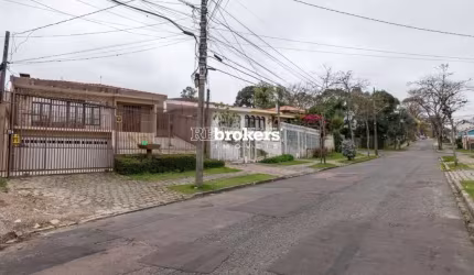 Casa com 3 Dormitórios, a Venda, no Bairro Água Verde, em Curitiba. REbrokers