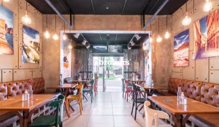 Casa Comercial, Loja, a Venda, no Centro Cívico, em Curitiba. REbrokers