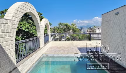 Cobertura à venda no Jardim Oceânico. Duplex. 5 Quartos