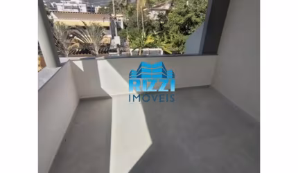 Casa Duplex Recém Reformada com localização privilegiada na Freguesia