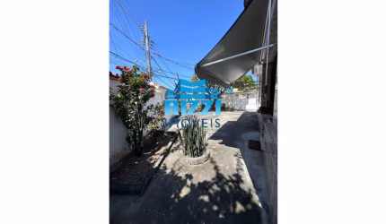 Excelente Casa Linear, Frente Rua localizada na Taquara/Jacarepaguá