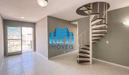 Excelente Cobertura com 03 Quartos na Av. Geremário Dantas