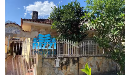 Casa com 5 Quartos para alugar, 308m² - Anil