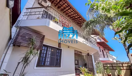 Maravilhosa Casa Duplex com 04 Quartos no Tanque