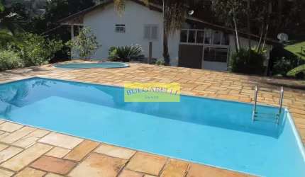 Linda Chácara à venda  Contendo 3 dormitorios 1 suite , salão , churrasqueira com forno , piscina .