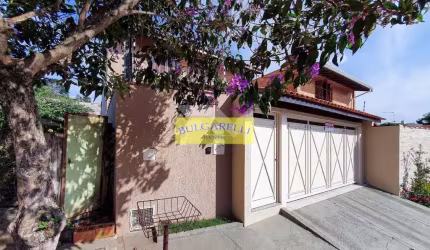 Lindo Sobrado à venda 4 Dormitorios Sendo 2 Suites Com Òtima Localização Bairro Jardim Santa Adelai