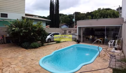 Lindo Sobrado à venda 3 Dormitórios Todas Suítes Com Ótima Localização Bairro Jardim Santa Adelaide