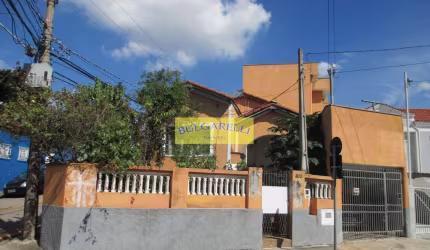 IMOVEL DE ESQUINA EM RUA COMERCIAL , ÓTIMO PARA RENDA CONTENDO 2 CASAS E EDICULA OU PARA PONTO COME