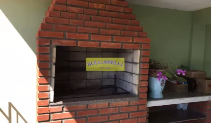 Casa à venda, Com Boa Localização Bairro Jardim Pacaembu repleto de Comercios, escolas e serviços,