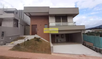 Casa Nova terrea em condomínio, somente a garagem em baixo. Repleta de armários . casa nova