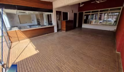Casa/comercial  locação ou venda  amplo salão com churrasqueira no Jd. Irajá - 355,00 m² útil -  em Ribeirão Preto para Locação