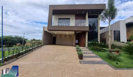 Casa de condomínio com 3 suítes à venda, 302m² -  Allto do Castelo
