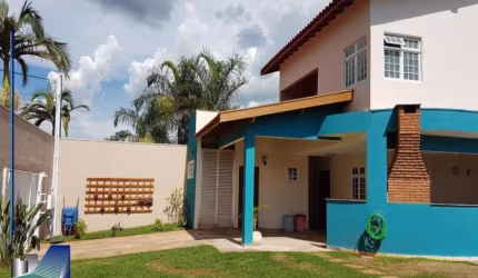 Casa Residencial com 3 suítes à venda, 365m² - Ribeirânia