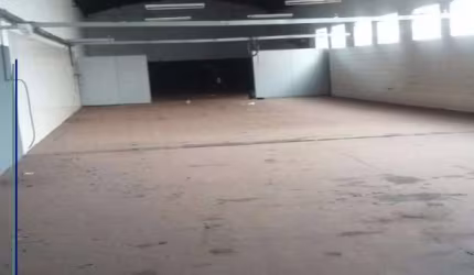 Galpão comercial para alugar, 528m² - Quintino Facci I