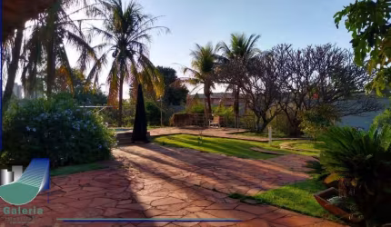 Casa de Condomínio com 3 quartos à venda, 443m² - Jardim Canadá