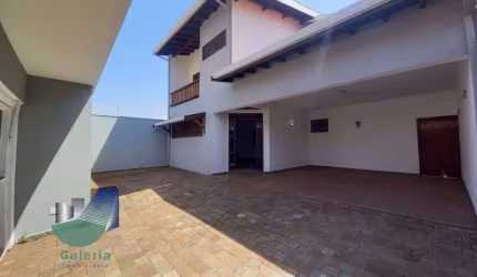 Casa com 4 suítes para aluga, 367m² - Alto da Boa Vista