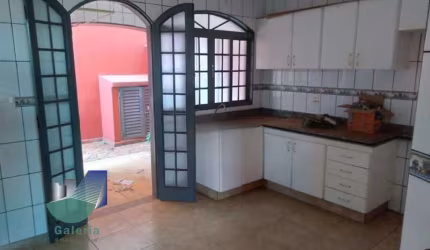 Casa Residencial com 3 quartos para alugar, 135m²