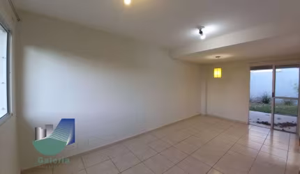 Casa de condomínio com 3 quartos para alugar, 160m² - Jardim dos Hibiscos