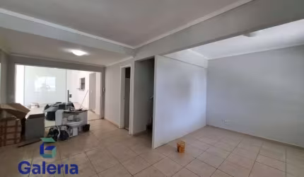 Casa de condomínio com 3 quartos para alugar, 158m² - Jardim Guaporé