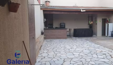 Casa residencial com 2 quartos para alugar, 209m² - Vila Maria Luiza