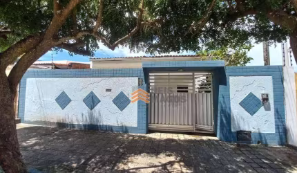Uma Excelente Casa Para Venda No Bairro Neópolis, Com 150m² de área construída, Na Rua Araponga, Conj. Pirangi, Primeira Etapa, Composta Por Garagem a