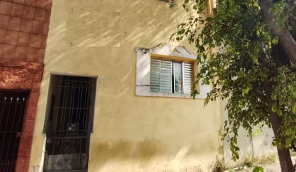 Casa com 3 quartos à venda na Rua Jaboticabal, Vila Bertioga, São Paulo por R$ 450.000