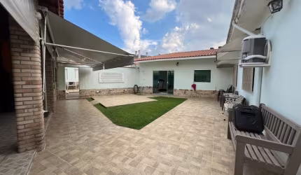 Casa com 5 quartos à venda na Rua Tenente Antônio João, Brás, São Paulo por R$ 2.500.000