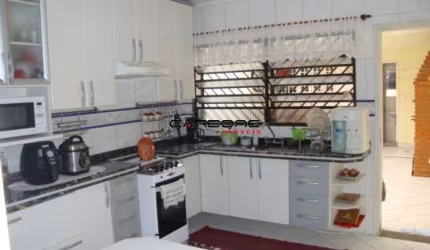 Casa com 3 quartos à venda na Rua Madrid, Parque Sevilha, São Paulo por R$ 1.200.000