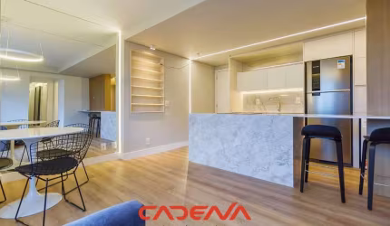 Apartamento com 2 quartos e 1 vaga à venda no Centro de Curitiba
