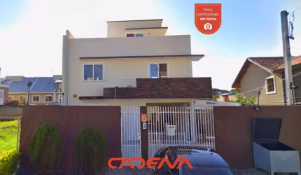 Sobrado com 3 quartos e 2 vagas à venda no Atuba