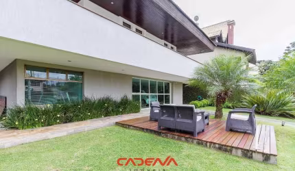 Casa 4 quartos e 4 vagas à venda próximo ao Parque Barigui