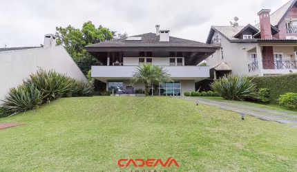 Casa 4 quartos e 4 vagas à venda próximo ao Parque Barigui