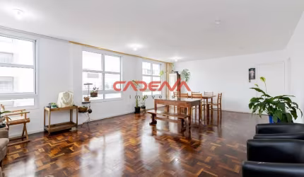 Apartamento com 3 quartos e 1 vaga à venda no Centro