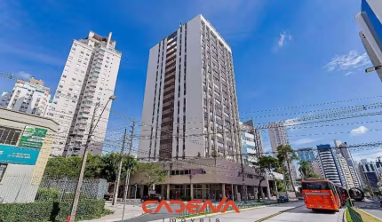 Apartamento com 3 quartos e 1 vaga à venda no Água Verde