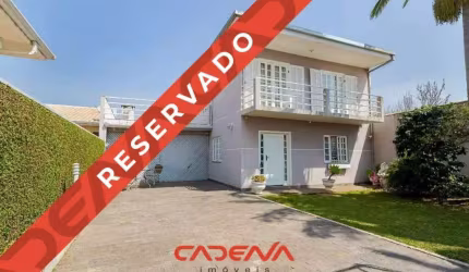 Sobrado com 4 quartos e 2 vagas à venda no Xaxim