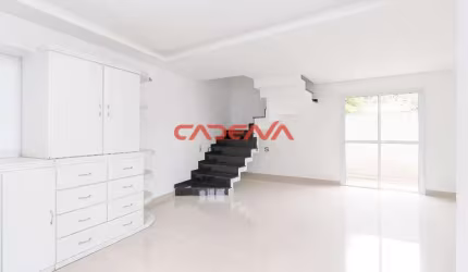 Sobrado Triplex com 3 quartos e 2 vagas para aluguel no Campo Comprido