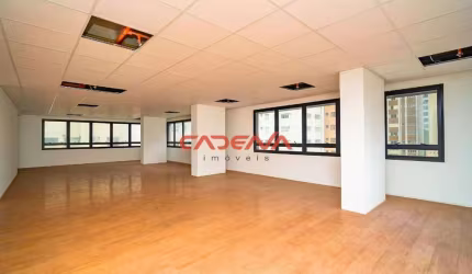 Sala com 4 vagas à venda no Água Verde