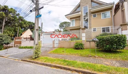 Sobrado triplex mobiliado com 3 quartos e 2 vagas à venda no Barreirinha
